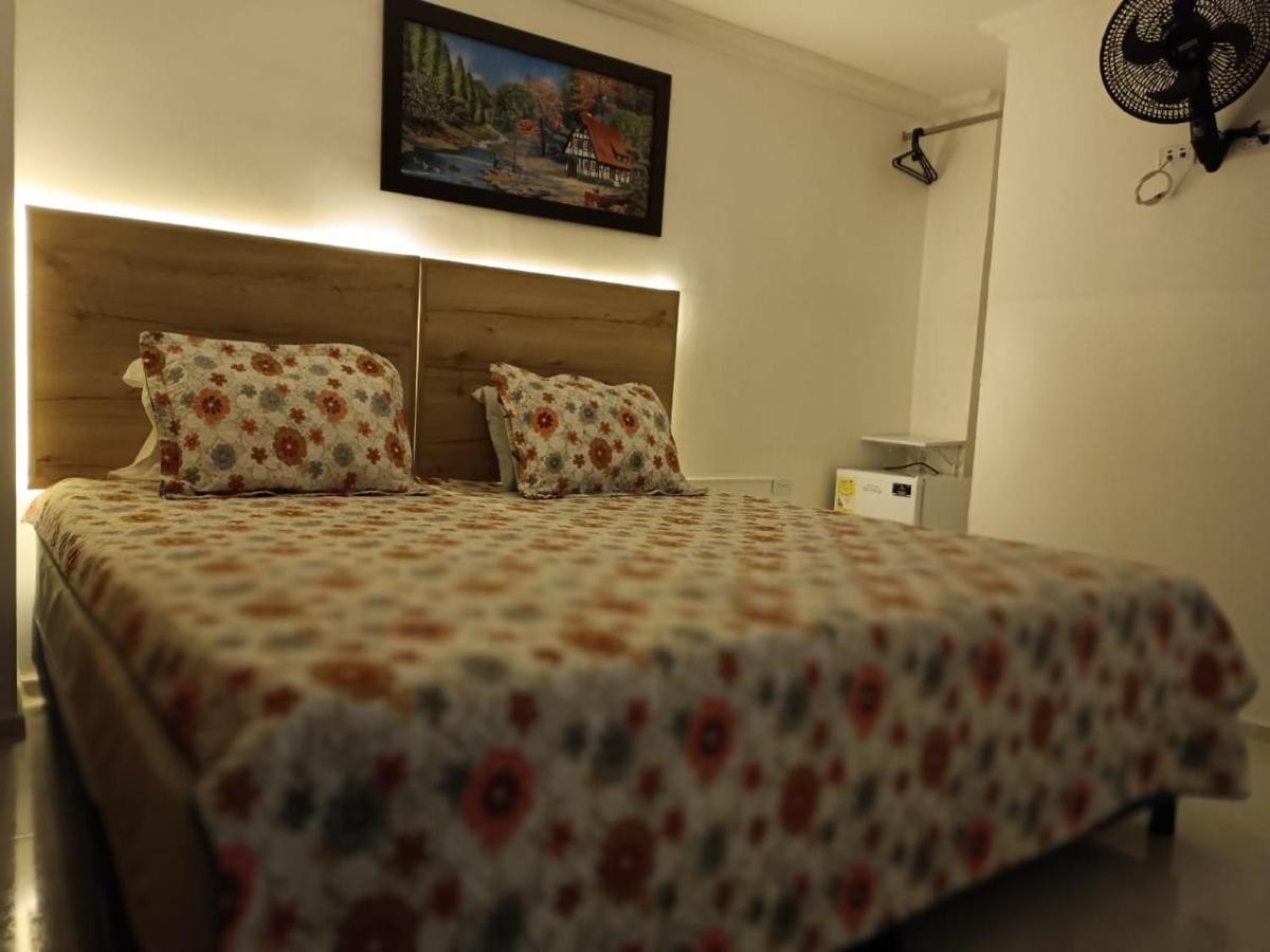 Hotel Eterna Primavera Медельин Экстерьер фото